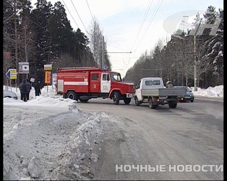 Екатеринбургские пожарные, ехавшие на вызов, попали в ДТП. Виновника долго искать не пришлось